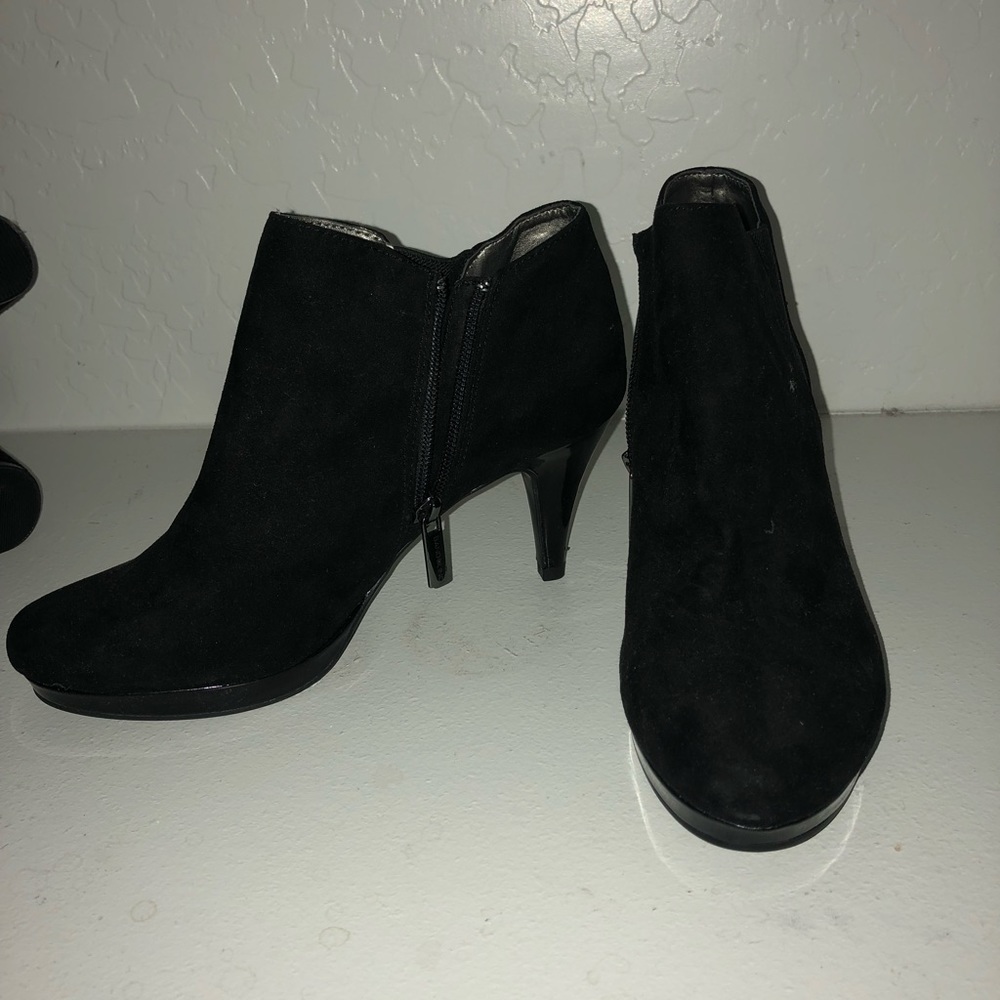 Black heeled booties